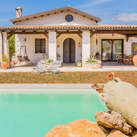 Villa Suq With Pool, Parking & Wifi Noto Exteriér fotografie