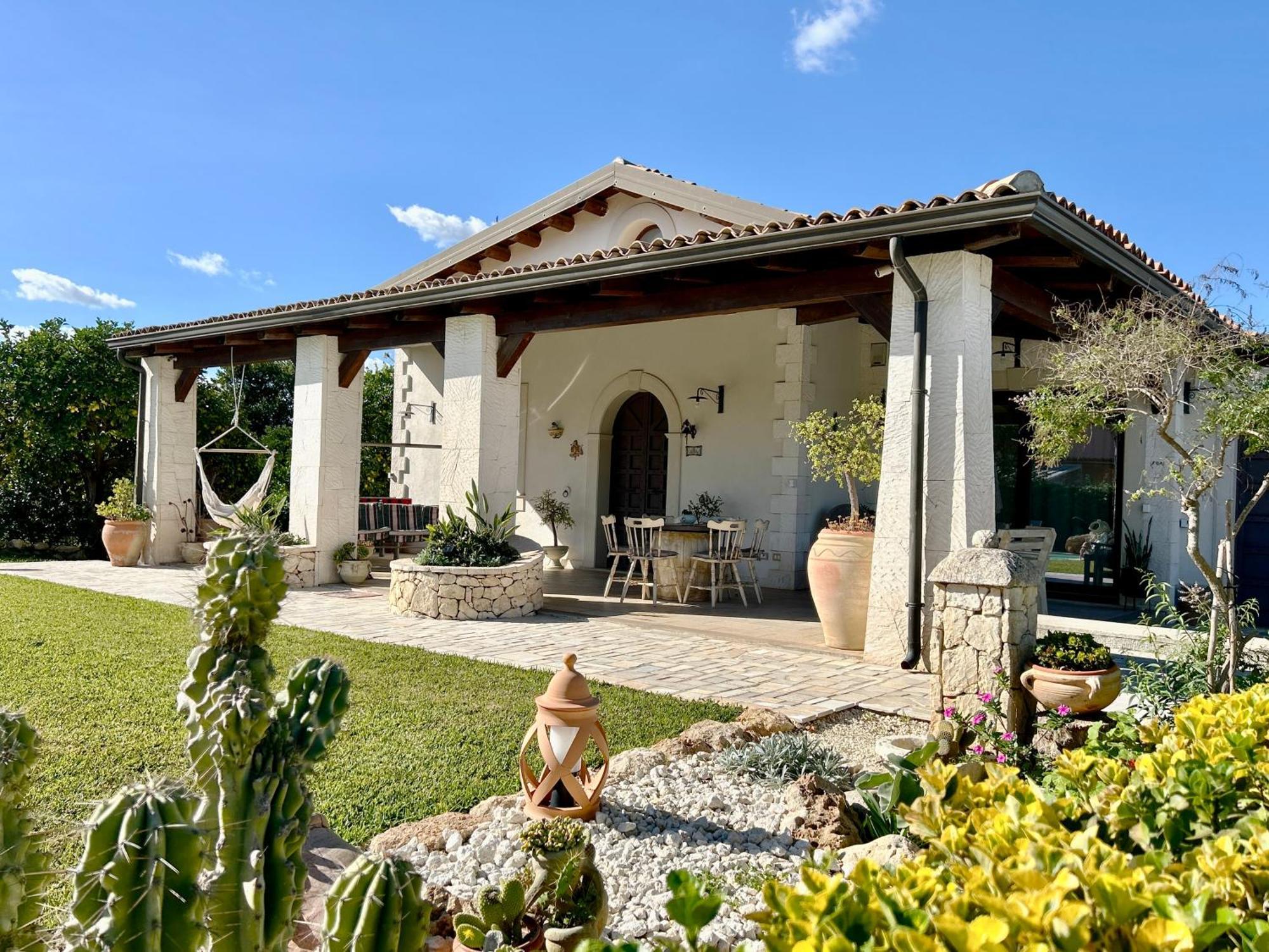 Villa Suq With Pool, Parking & Wifi Noto Exteriér fotografie