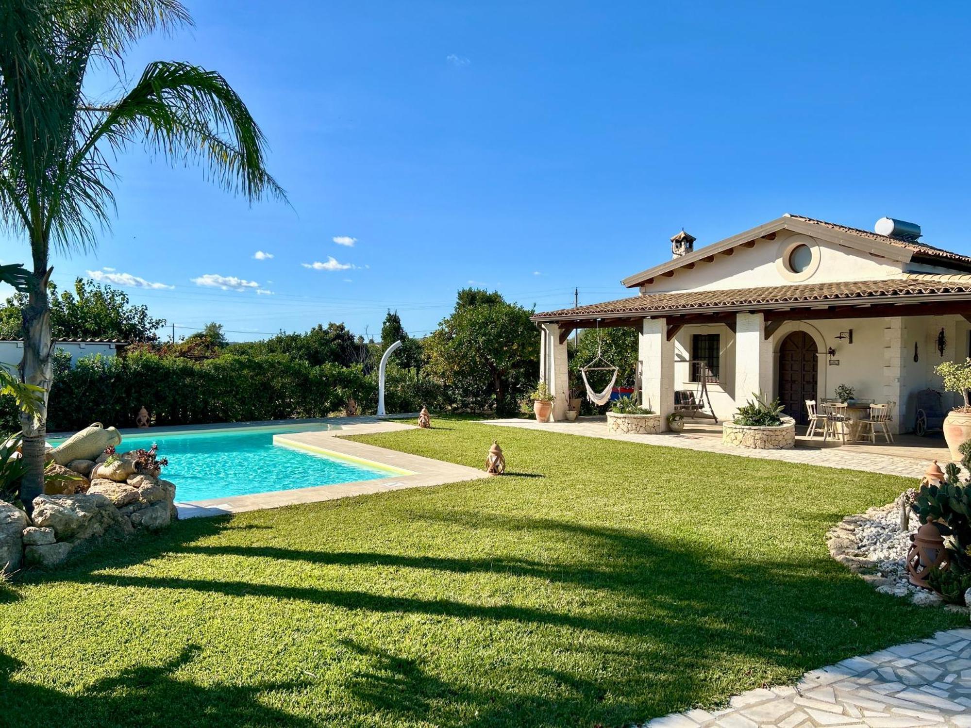 Villa Suq With Pool, Parking & Wifi Noto Exteriér fotografie